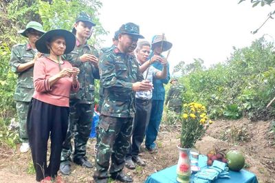Nhớ lời mẹ dặn, người phụ nữ báo tin giúp quy tập một hài cốt liệt sĩ