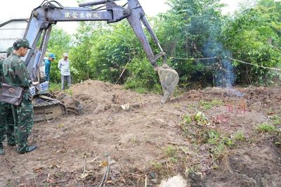 Quy tập hài cốt liệt sĩ tại 2 hầm trú ẩn ở Quảng Ngãi