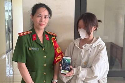 Nhận hơn 143 triệu từ tài khoản lạ, nữ sinh nhờ công an tìm người chuyển nhầm