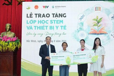 Trao tặng lớp học STEM và thiết bị y tế tại tỉnh Bắc Ninh