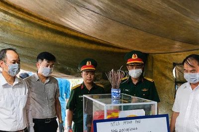 Trang nghiêm, xúc động lễ lấy mẫu hài cốt liệt sĩ để giám định tại xã Kim Anh