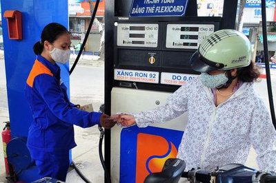 Giá xăng tăng trở lại từ chiều nay