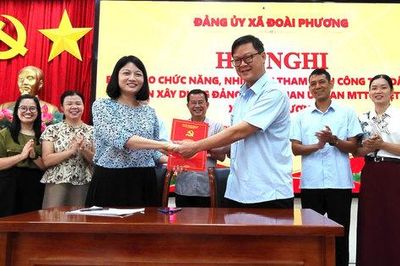 Xã Đoài Phương bàn giao chức năng, nhiệm vụ tham mưu về công tác dân vận
