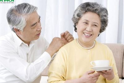 Sau tuổi 40, người khôn ngoan bắt đầu 'bớt' 6 điều này để tuổi già sống nhẹ nhàng hơn