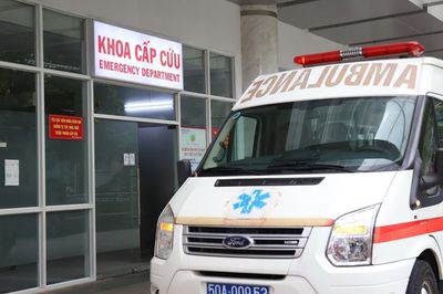 Cấp cứu đột quỵ: Kỳ vọng xe cứu thương đi đến đâu, đèn giao thông ưu tiên đến đó