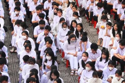 Trước ngày tựu trường, học sinh đang cài đặt lại 'chế độ đi học' như thế nào?
