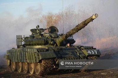 Xe tăng T-62 huyền thoại 'lột xác' khi được trang bị tên lửa dẫn đường và khí tài ảnh nhiệt.