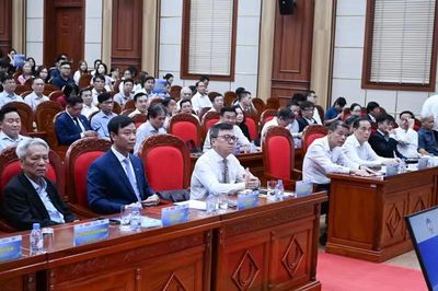Hội thảo khoa học quốc gia 'Đổi mới mô hình phát triển của Việt Nam đáp ứng yêu cầu phát triển'