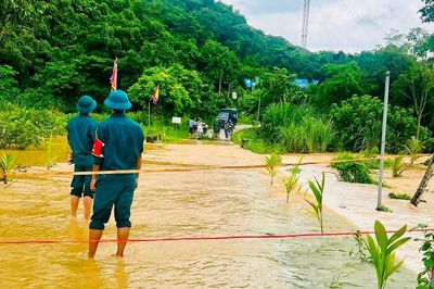 Thanh Hóa: Mưa lớn khiến nhiều tuyến giao thông bị chia cắt