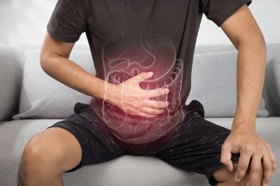 Có 3 dấu hiệu ung thư trực tràng nhưng người đàn ông không biết