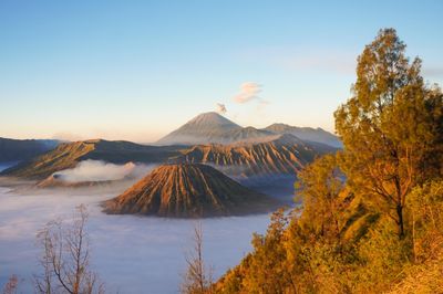 Bình minh choáng ngợp như 'hành tinh khác' ở núi lửa Bromo