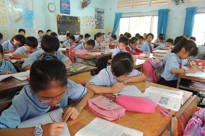 Học sinh địa phương nào được miễn phí SGK từ năm học 2026 - 2027?