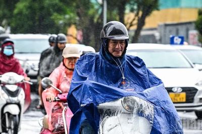 Thời tiết ngày 21/8: Nhiều nơi trên cả nước mưa lớn do ảnh hưởng của áp thấp nhiệt đới