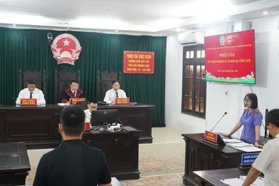 Tòa án nhân dân Khu vực 10-Hà Nội xét xử vụ án dân sự công ích
