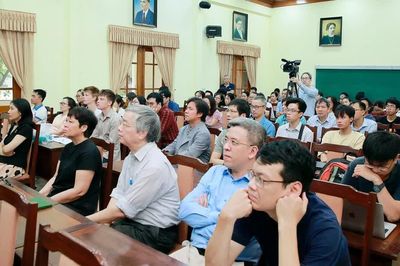 Toán học và trí tuệ nhân tạo: 'Quẳng gánh lo (AI) đi và vui sống'