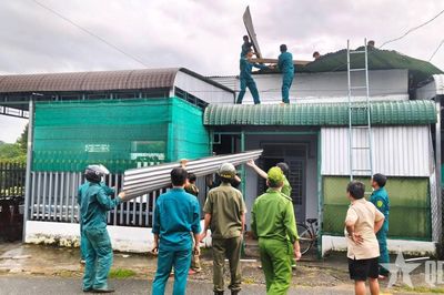 Lực lượng vũ trang tỉnh Lâm Đồng khẩn trương tham gia khắc phục hậu quả mưa lũ