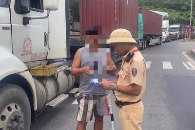 Khai thác dữ liệu, phát hiện tài xế xe đầu kéo lái xe quá 5 giờ liên tục