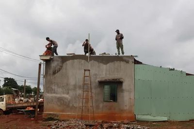 Gia Lai: Giúp dân sửa chữa nhà bị hư hỏng do lốc xoáy