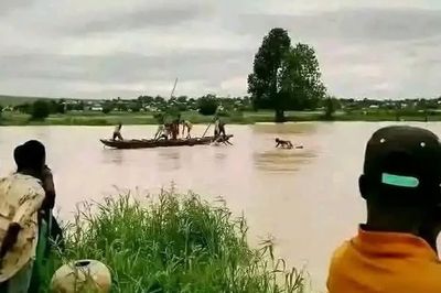 Lật thuyền trên sông ở Nigeria, gần 50 người tử vong