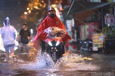 Hà Nội yêu cầu chủ động trực gác, kiên quyết không để người và phương tiện qua khu vực nguy hiểm
