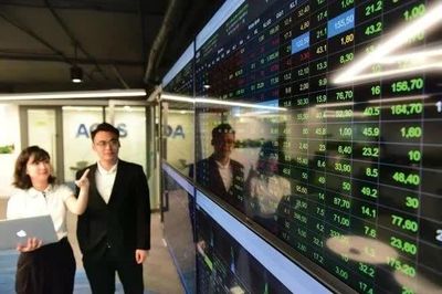 Chứng khoán hôm nay 21/8/2026: VN-Index bất ngờ tăng mạnh hơn 30 điểm