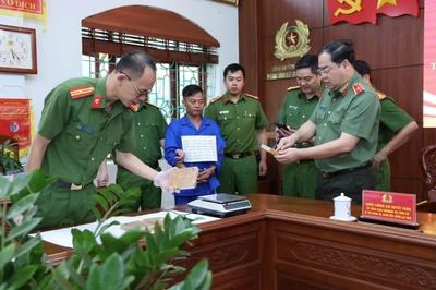 Bắt giữ đối tượng mua bán ma túy, thu giữ 4 bánh heroin ở Lai Châu