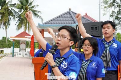 Kỳ cuối: Những 'hạt giống đỏ' trưởng thành trên đất Sen Hồng