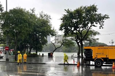 Hà Nội nhiều nơi mưa rất to, chưa ghi nhận ngập úng