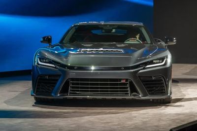 Mẫu xe đắt nhất lịch sử của Toyota hút khách