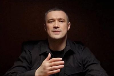 Cựu Bộ trưởng Quốc phòng Ukraine đến Mỹ sau khi kêu gọi tổ chức bầu cử?