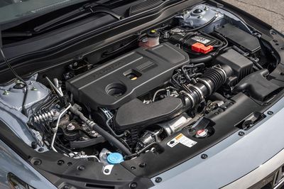 Vì sao động cơ 2.0L trở thành lựa chọn phổ biến của các hãng xe?