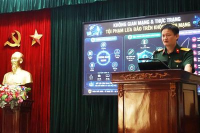 Viện kiểm sát Quân sự khu vực 72 phối hợp phổ biến, giáo dục pháp luật tại Lữ đoàn 75