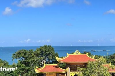 Vẻ đẹp kỳ vĩ 'tựa sơn hướng hải' của ngôi chùa lớn nhất Phú Quốc