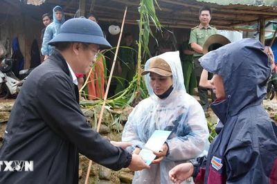 Quảng Ngãi: 28 hộ dân ở Măng Ri có nguy cơ bị ảnh hưởng do sạt lở