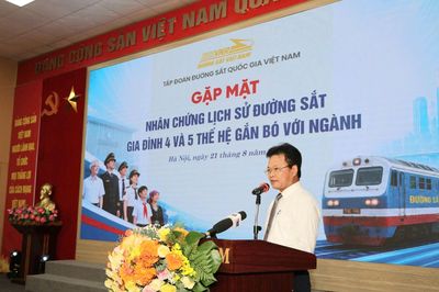 Đường sắt Việt Nam giữ lửa anh hùng