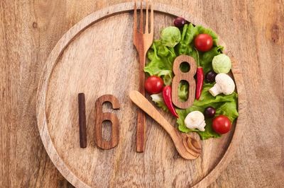 Ăn 16:8 để giảm cân, nam thanh niên 23 tuổi bất ngờ khi đi khám