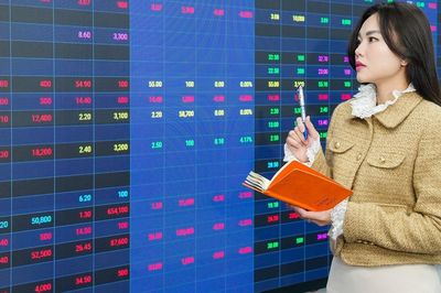 Dòng tiền cạn lực, VN-Index đứng trước ngưỡng quyết định
