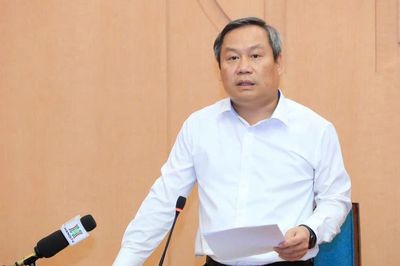 Chủ tịch Hà Nội yêu cầu chủ động ứng phó, không để môi trường xấu đi