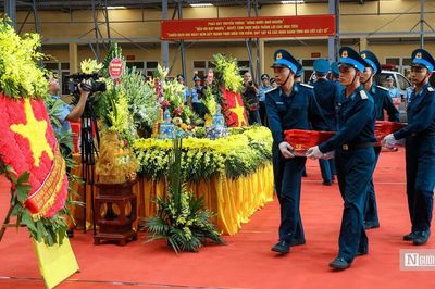 Chuyến bay đặc biệt đến Hà Nội mang theo hàng nghìn hy vọng xác nhận danh tính liệt sĩ