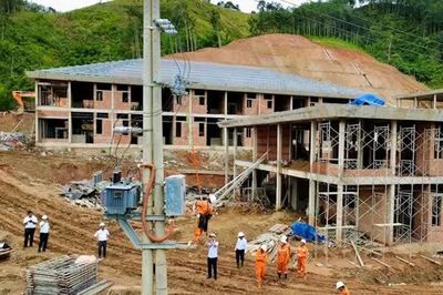 Đà Nẵng hoàn thành cấp điện cho 6/6 điểm trường nội trú liên cấp biên giới