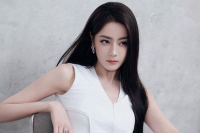 Địch Lệ Nhiệt Ba tăng 8 triệu fan, vướng tin đồn hẹn hò với Trần Phi Vũ