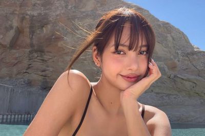 Lisa (BLACKPINK) khoe ảnh táo bạo sau khi xin lỗi fan về tranh cãi