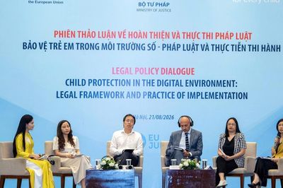 Tiếp tục hoàn thiện khung pháp lý để bảo vệ trẻ em trên không gian mạng