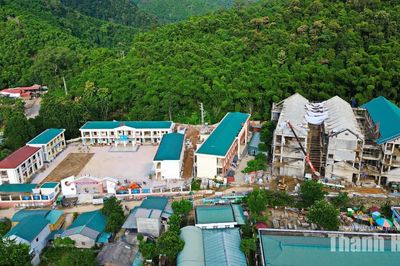 Trên công trường xây dựng Trường Phổ thông nội trú TH & THCS Na Mèo