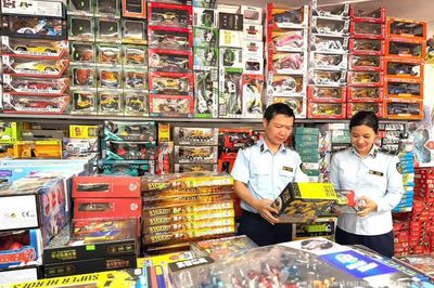 Kiểm soát thị trường trung thu từ sớm