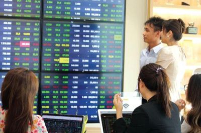 Nâng hạng FTSE sắp thành hiện thực, dòng vốn ngoại còn chờ đợi điều gì?