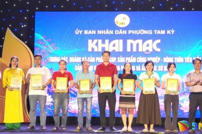 Tam Kỳ khai mạc chương trình trưng bày, giới thiệu sản phẩm OCOP và ẩm thực xứ Quảng