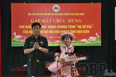 Hội Phụ nữ biên phòng tỉnh gặp mặt con nuôi đỗ đại học