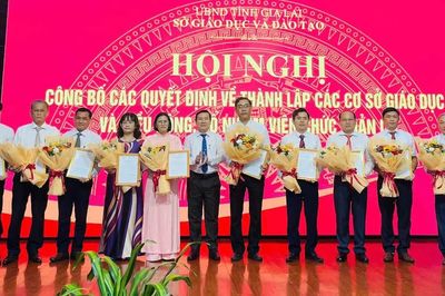 Gia Lai: Công bố quyết định thành lập các cơ sở giáo dục và điều động, bổ nhiệm viên chức quản lý
