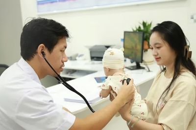 Khám sàng lọc miễn phí bệnh tim bẩm sinh cho trẻ em tại Lào Cai